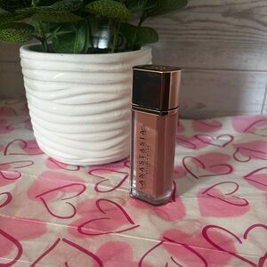 Anastasia of Beverly Hills Lip Velvet Mousse